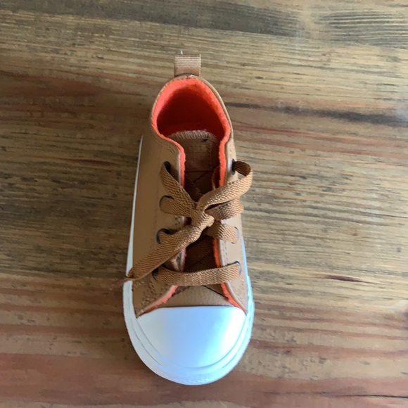 Converse - Picture 2 of 5